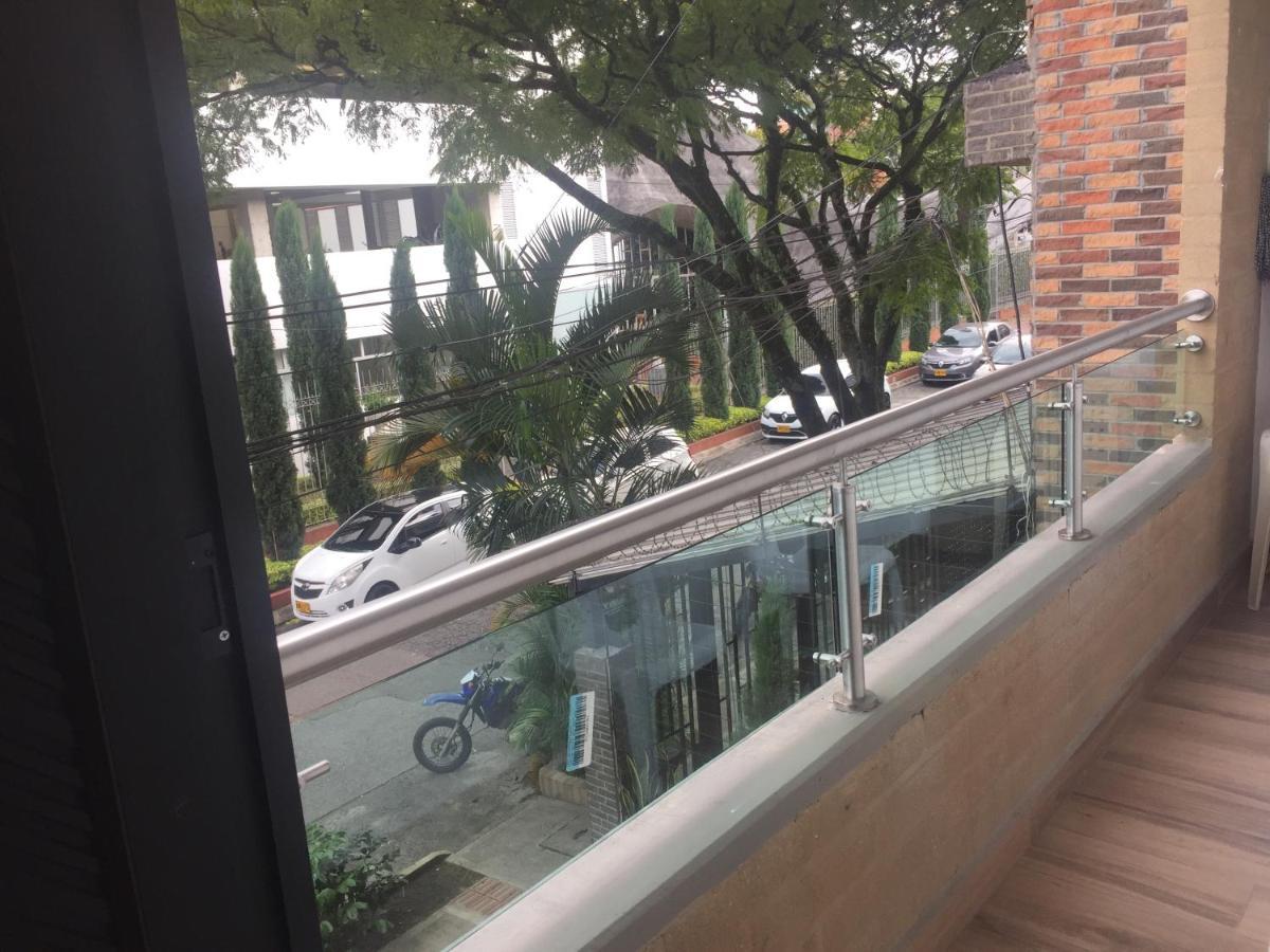 Apartment En Laureles Con Ascensor , Balcon Y Muy Bien Ubicado En Laureles , El Barrio Mas Cool Del Mundo Medellin