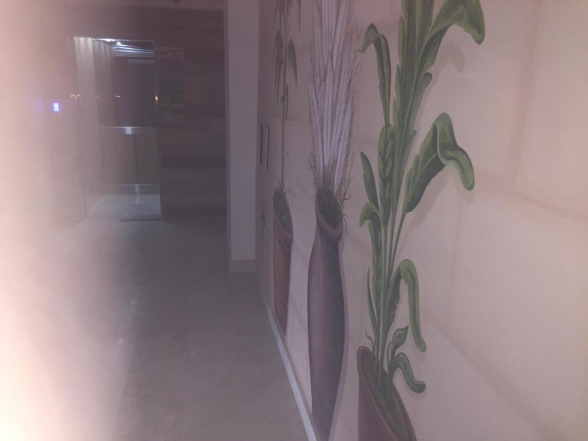 Apartment En Laureles Con Ascensor , Balcon Y Muy Bien Ubicado En Laureles , El Barrio Mas Cool Del Mundo *