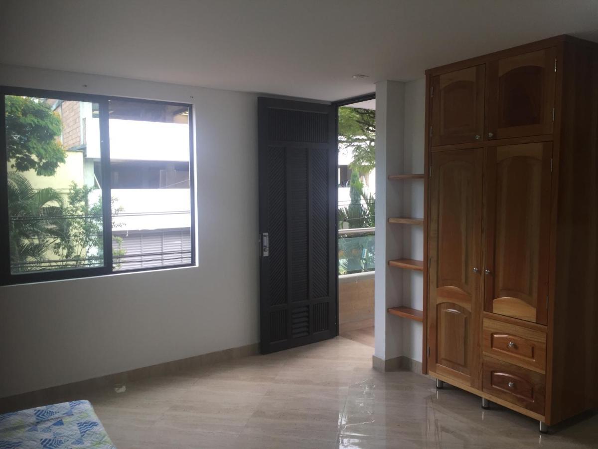Apartment En Laureles Con Ascensor , Balcon Y Muy Bien Ubicado En Laureles , El Barrio Mas Cool Del Mundo *