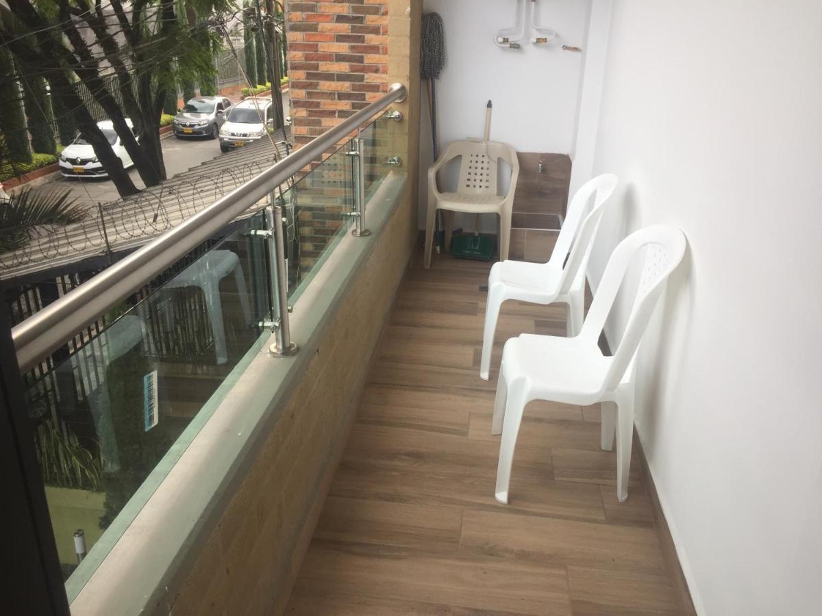 En Laureles Con Ascensor , Balcon Y Muy Bien Ubicado En Laureles , El Barrio Mas Cool Del Mundo * Medellin