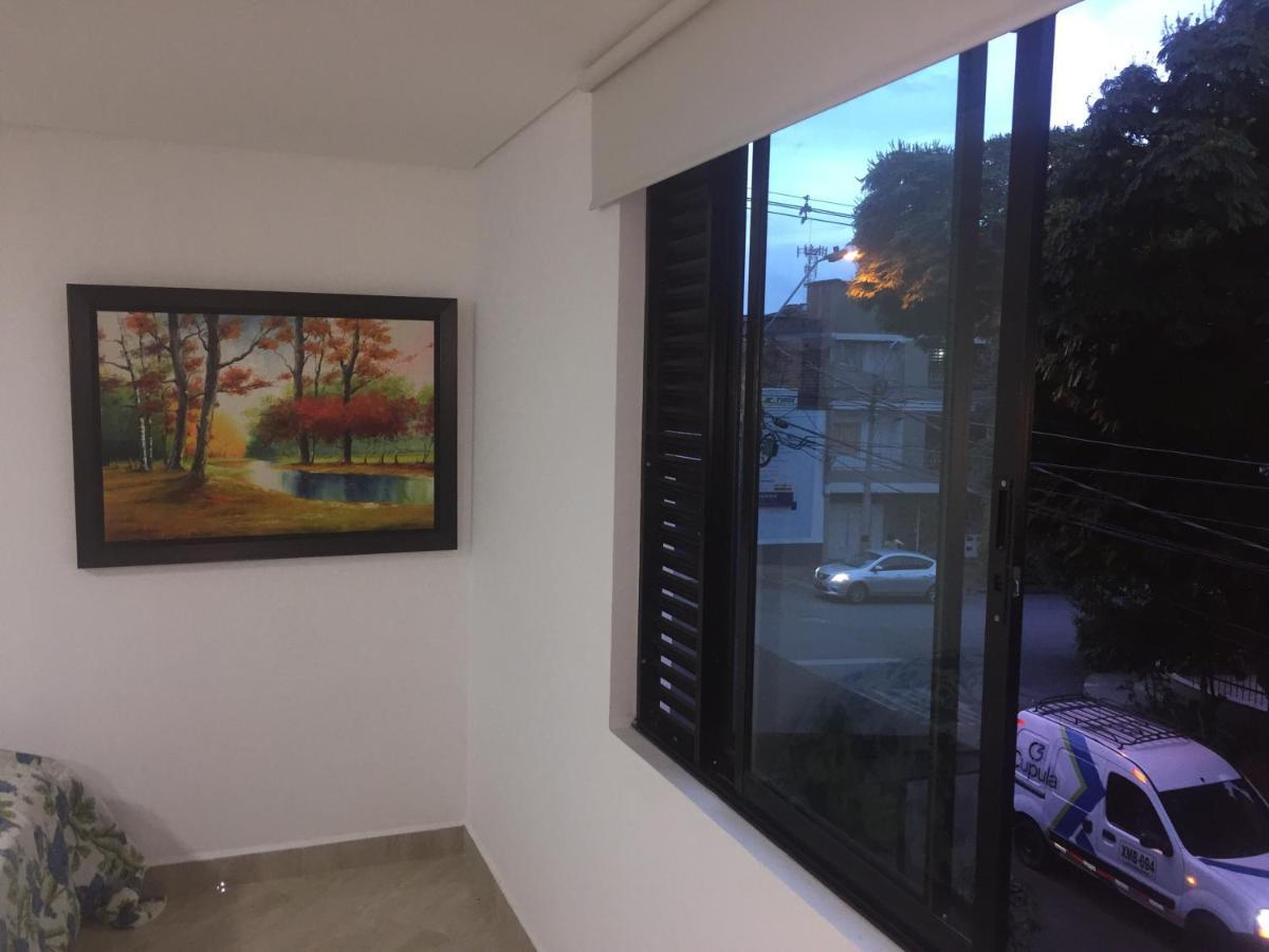 En Laureles Con Ascensor , Balcon Y Muy Bien Ubicado En Laureles , El Barrio Mas Cool Del Mundo *