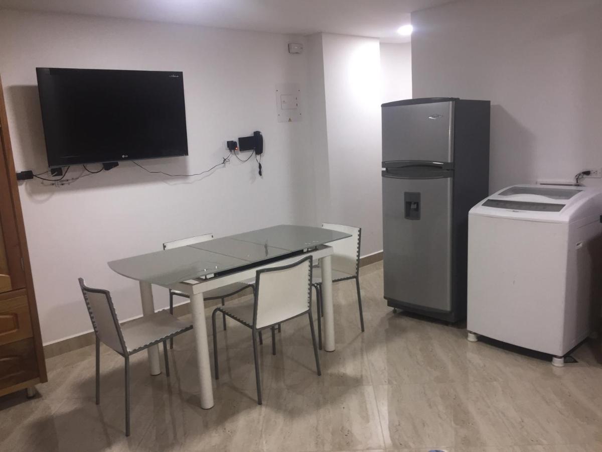 En Laureles Con Ascensor , Balcon Y Muy Bien Ubicado En Laureles , El Barrio Mas Cool Del Mundo Apartment *