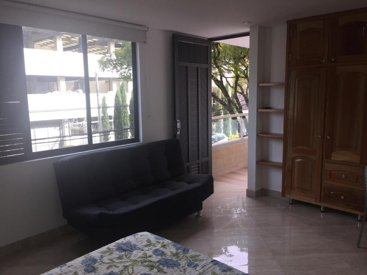 Apartment En Laureles Con Ascensor , Balcon Y Muy Bien Ubicado En Laureles , El Barrio Mas Cool Del Mundo *