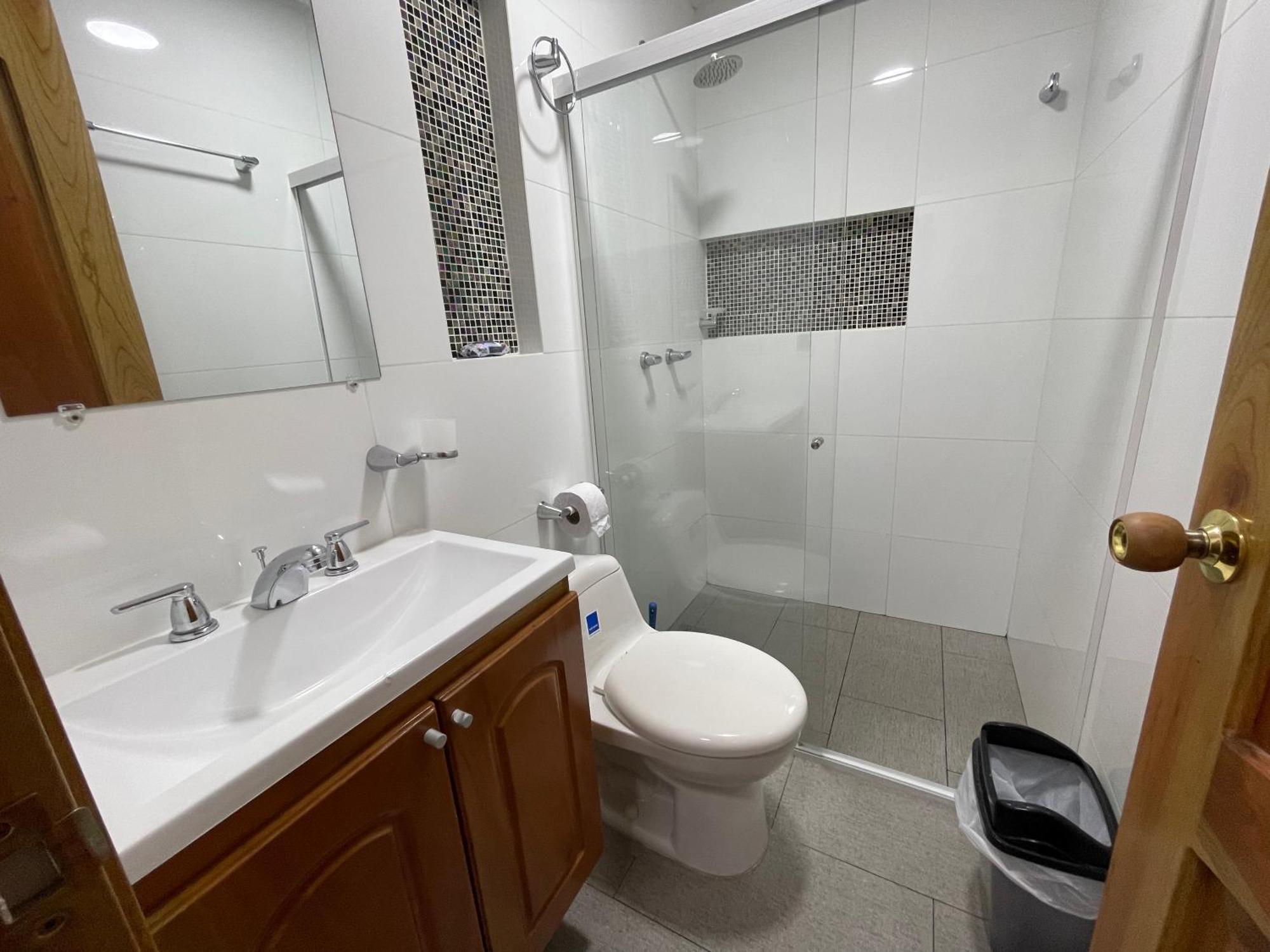 En Laureles Con Ascensor , Balcon Y Muy Bien Ubicado En Laureles , El Barrio Mas Cool Del Mundo Apartment *