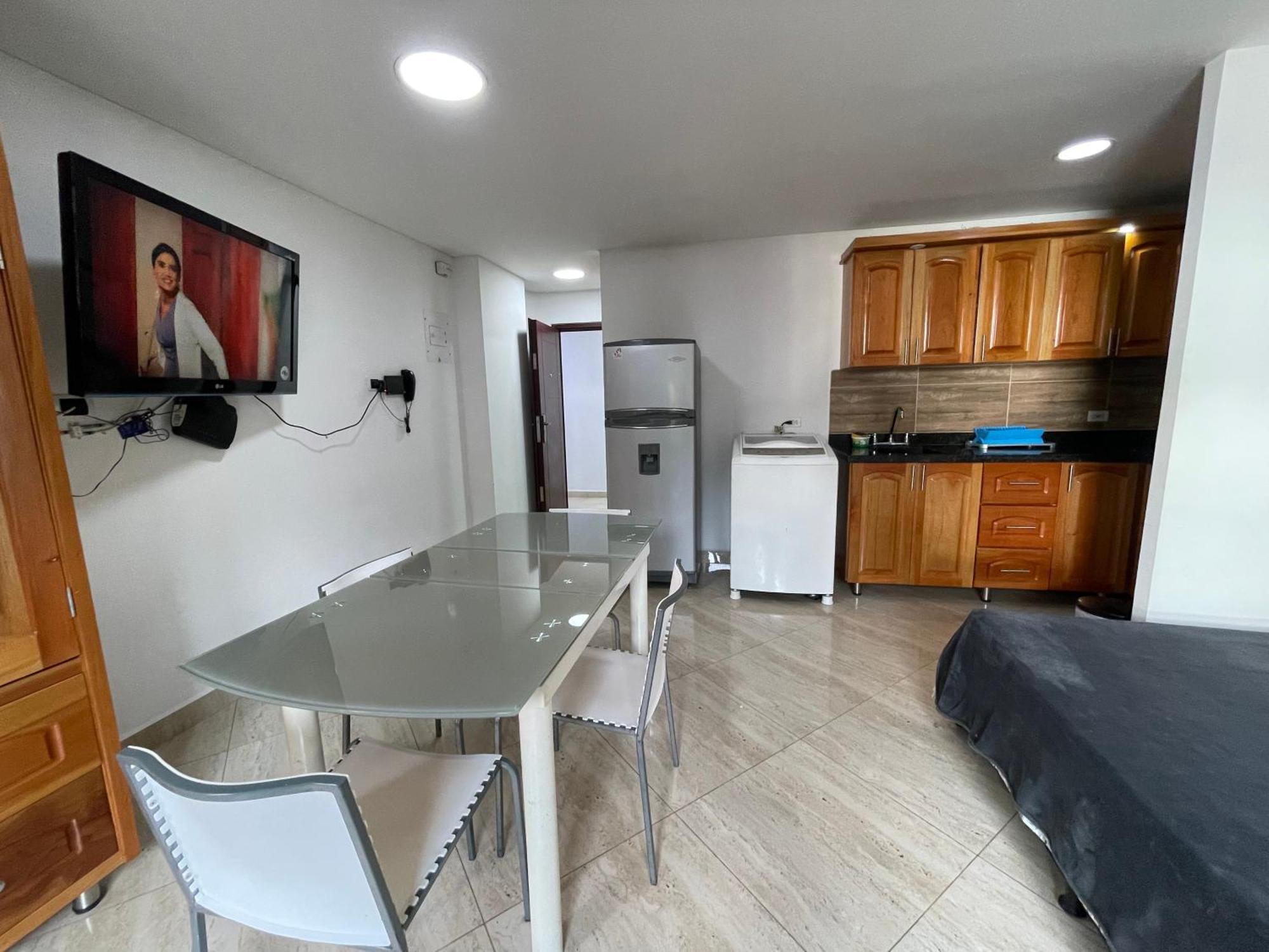Apartment En Laureles Con Ascensor , Balcon Y Muy Bien Ubicado En Laureles , El Barrio Mas Cool Del Mundo