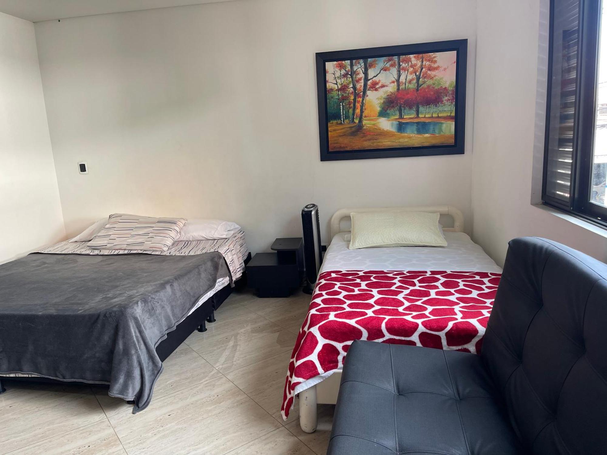 En Laureles Con Ascensor , Balcon Y Muy Bien Ubicado En Laureles , El Barrio Mas Cool Del Mundo Apartment Medellin